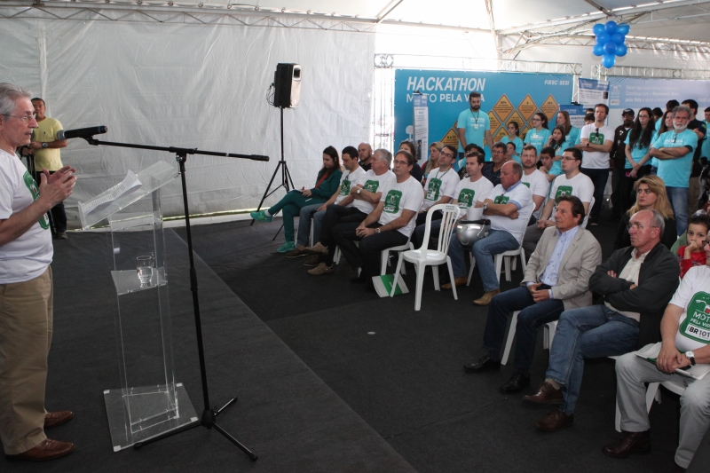 Presidente da FIESC, Glauco José Côrte, no lançamento da Campanha Moto pela Vida (foto: Filipe Scotti)