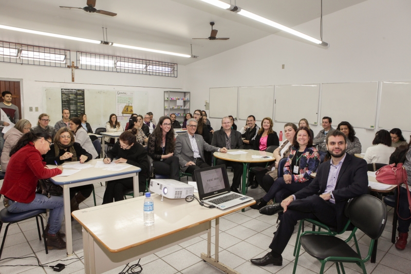 Capacitação reúne 40 docentes da rede pública estadual da Grande Florianópolis (Foto: Heraldo Carnieri)