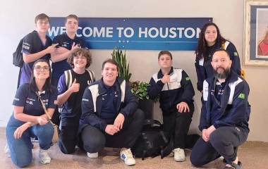 Equipe de robótica da Escola SESI volta ao Brasil após competir nos Estados Unidos