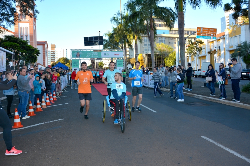 Mais de mil pessoas participam da Corridas do Bem em Chapecó 