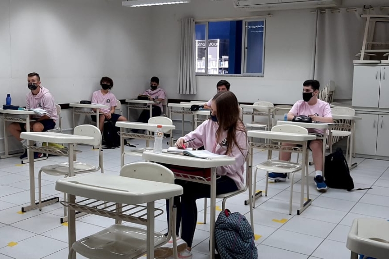 Escola S retoma aulas presenciais nos municípios onde há autorização