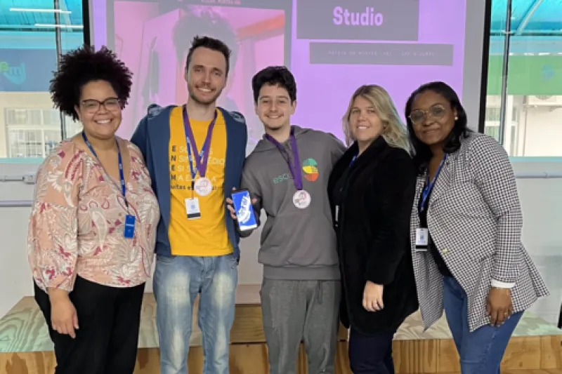 Estudantes da Escola S se destacam em desafio de matemática