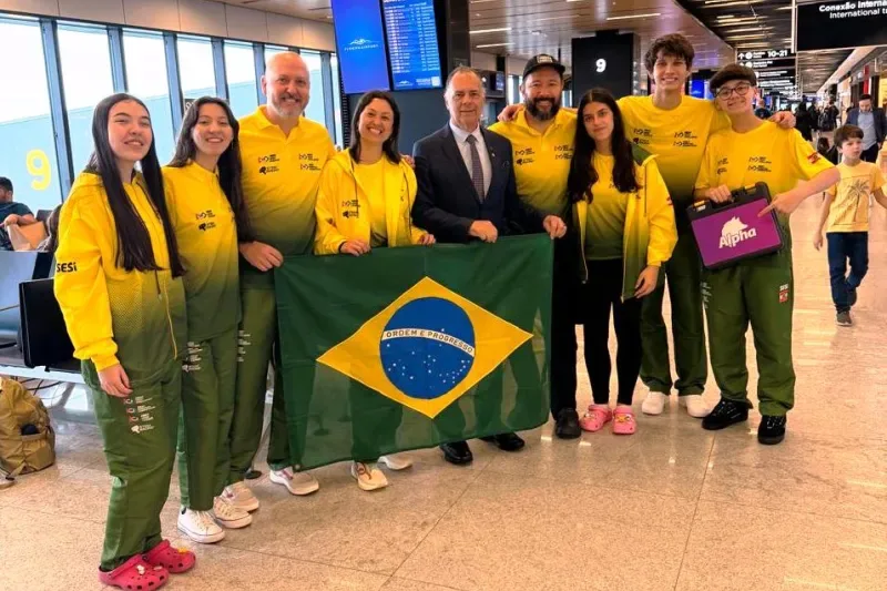 Time da Escola SESI embarca para Singapura para representar Brasil em mundial de robótica