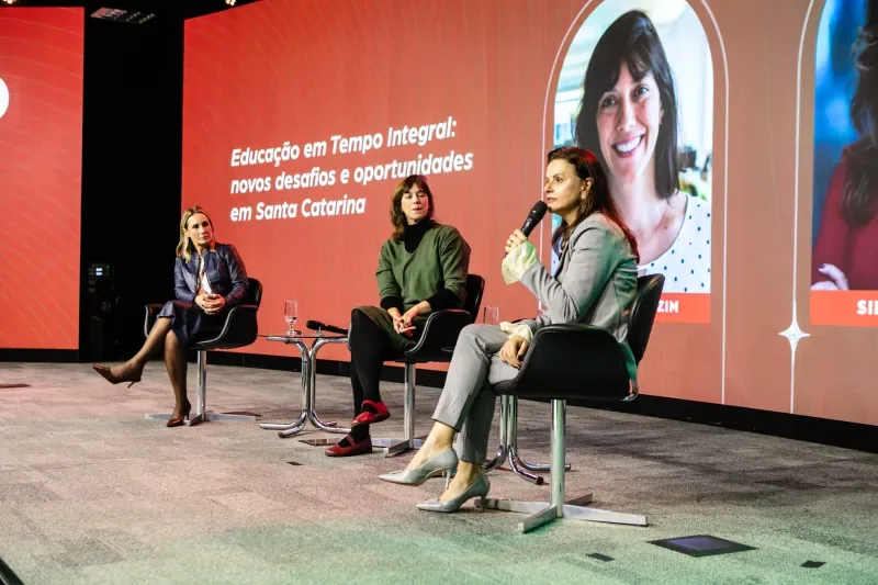 SESI/SC apresenta soluções educacionais a municípios em seminário da Undime-SC