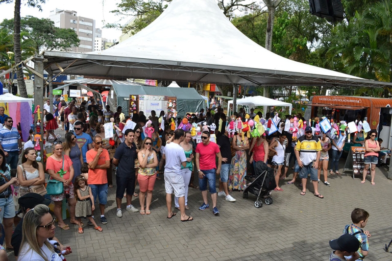 Comunidade acompanhou o evento realizado na Praça Nereu Ramos, em Criciúma. Foto: Novo Texto Comunicação