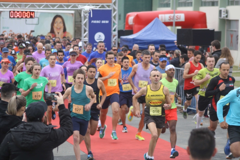 Corrida do Bem reuniu mais de 500 participantes em Rio do Sul (Fotos: Rene Castro)